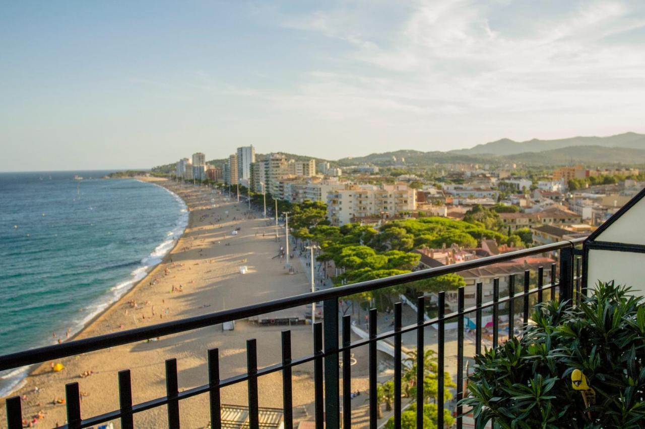 Spacious Seafront Apartment Platja d'Aro Dış mekan fotoğraf